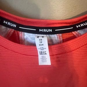 Size XS women’s UA breathable running shirt